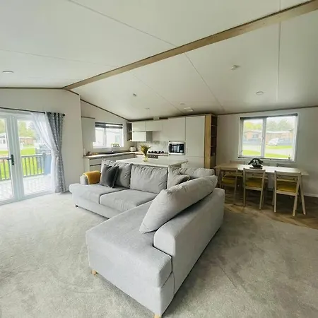 Mulberry With Hot Tub * יורק