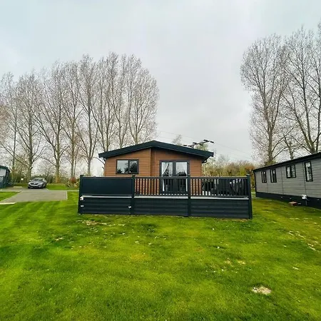 Mulberry With Hot Tub * יורק