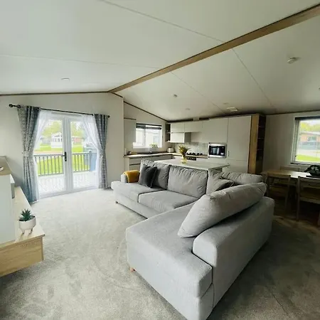 בית נופש Mulberry With Hot Tub יורק