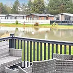 Mulberry With Hot Tub